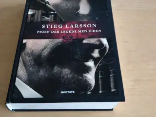Pigen der legede med ilden
