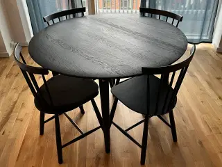 Spisebord i sortbejdset egetræ - FDB Bjørk