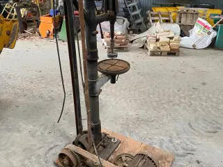 Antik boremaskine 