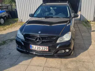 Flot Mercedes C220 CDI med ok "Lavt" km 