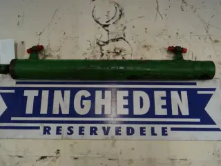 John Deere 592 Cylinder DC204809