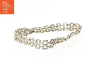 Sølvfarvet kædearmbånd