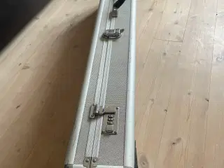 Riffelkuffert med hjul i aluminium/flygodkendt