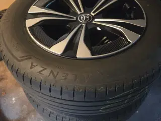 Sommerdæk på originale alu-fælge til Toyota BZ4X