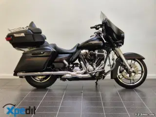 Harley-Davidson FLHXS Street Glide Special