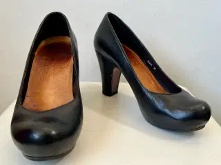 Chie Mihara, pumps, str 37