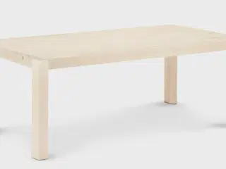 Spisebord i sæbebehandlet egetræ med tillægsplader
