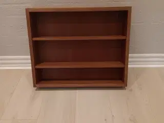 Hylde-skab i teaktræ