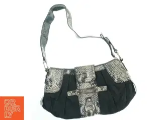 Guess skuldertaske fra Guess (str. 40x23 cm)