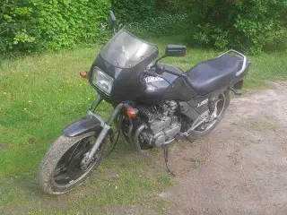 Yamaha XJ900
