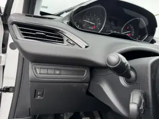 Peugeot 208 1,2 PureTech Envy 82HK 5d