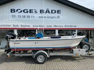 16 fod styrepultsbåd med 40 hk Mercury-EFI 4 takt