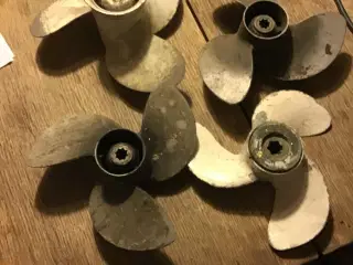4 propeller