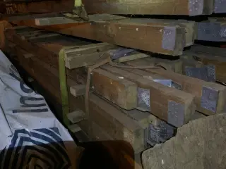 træ åse og farmacell