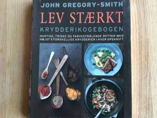 Lev Stærkt Krydderikogebogen