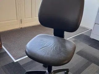 Kontorstol i læder