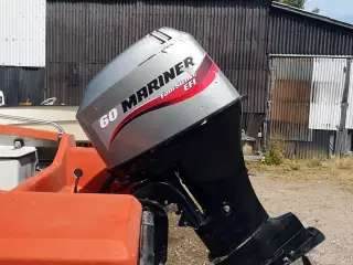 Fin og stabil styrepultsbåd med 60 HK 4t. Mariner