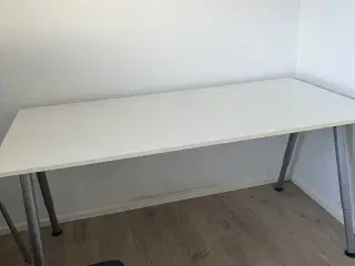 Arbejdsbord eller skrivebord