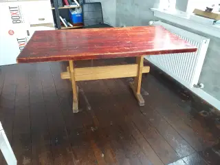 Antik spisebord. 