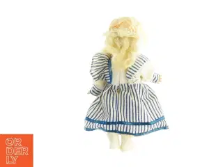 Porcelænsdukke med blå-hvidt stribet kjole (str. 26 x 12 cm)