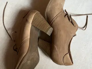 Læder og rigtig godt stand