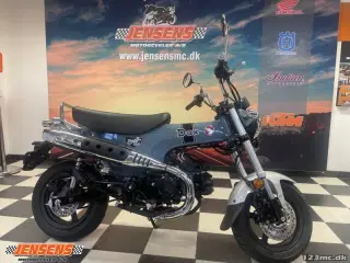 Honda ST 125 Dax