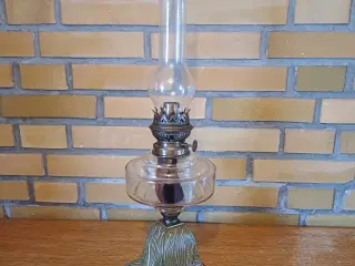 Petroleumslampe antik bordmodel