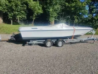Speedbåd v8
