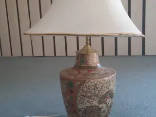 Kinesisk Bprdlampe med skærm
