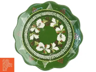 Grøn keramik fad med dekorative malede motiver (str. O 29 cm)