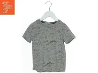 Dinosaur T-shirt fra H&M (str. 110)