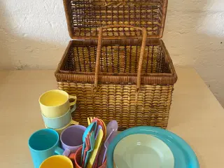Picnic kurv med service til 4 personer