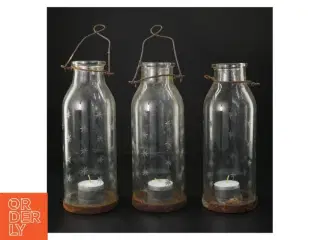 Glas lygter med fyrfadslys (str. H. 21,5 cm)