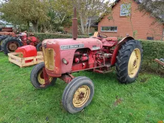 VETERAN TRAKTOR,