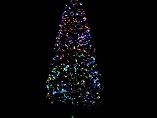 Kunstigt juletræ med juletræsfod 120 cm fiberoptik