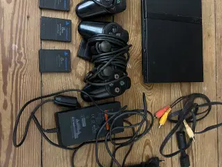 Playstation 2 inkl. tilbehør og 47 spil. Byd gerne
