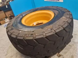 25"   20.5R25