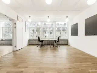 Kontorlejemål på 297 m²