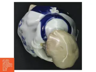 Porcelænsfigur af pige (str. 21 cm)