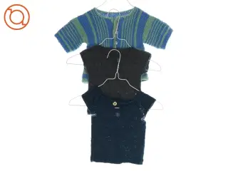 Hjemmestrikket toppe (3 stk) (str. ca. 68 )