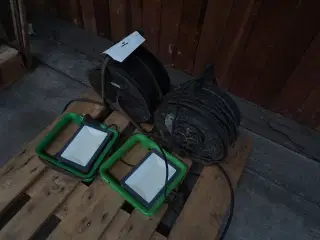 2 stk. Kabeltromler + 2 stk. LED lamper