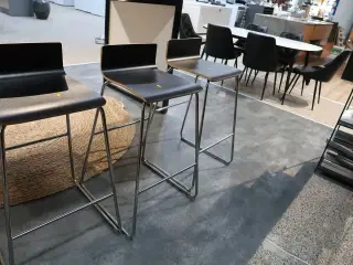 4 stk. barstole samt barbord