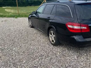 Mercedes 212  / 200 stcar 