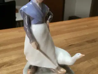 Gåsepigen, Royal Copenhagen