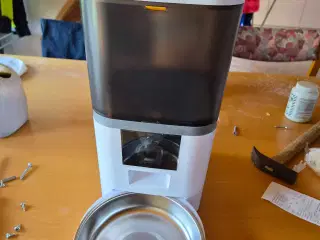 Pet Feeder - Den ultimative foderautomat til katte