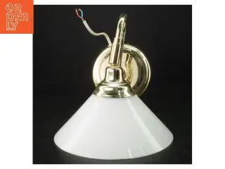 Væglampe med opalglas fra IKEA