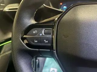 Peugeot e-208 50 GT