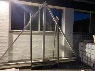 Stort trekant vindue 