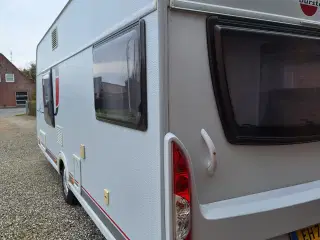 Yderst velholdt campingvogn