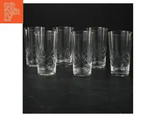 Sæt af seks drikkeglas med mønster (str. 6 styk. ø. 5,5 cm. længde. 10 cm)